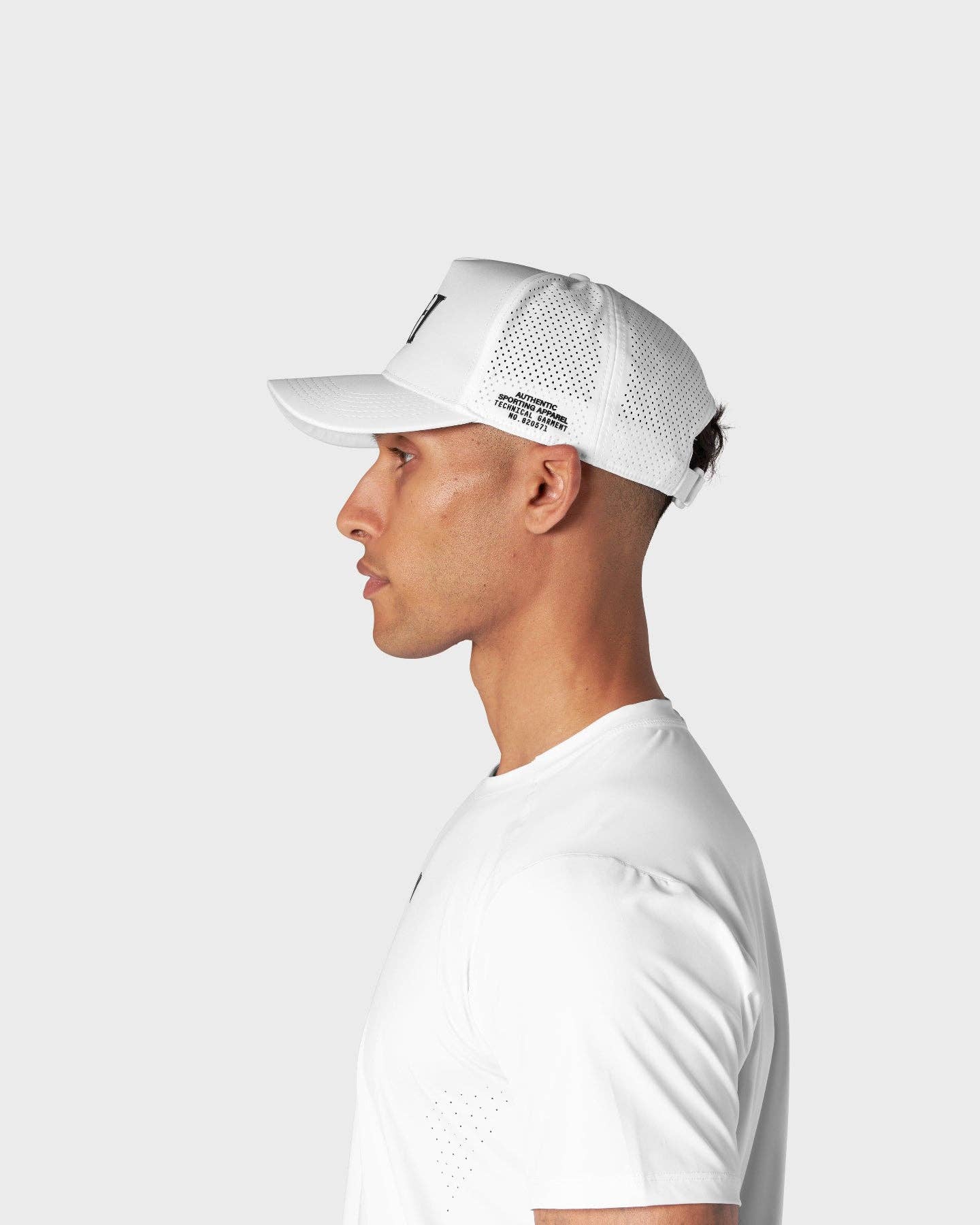 Icon Performance | White