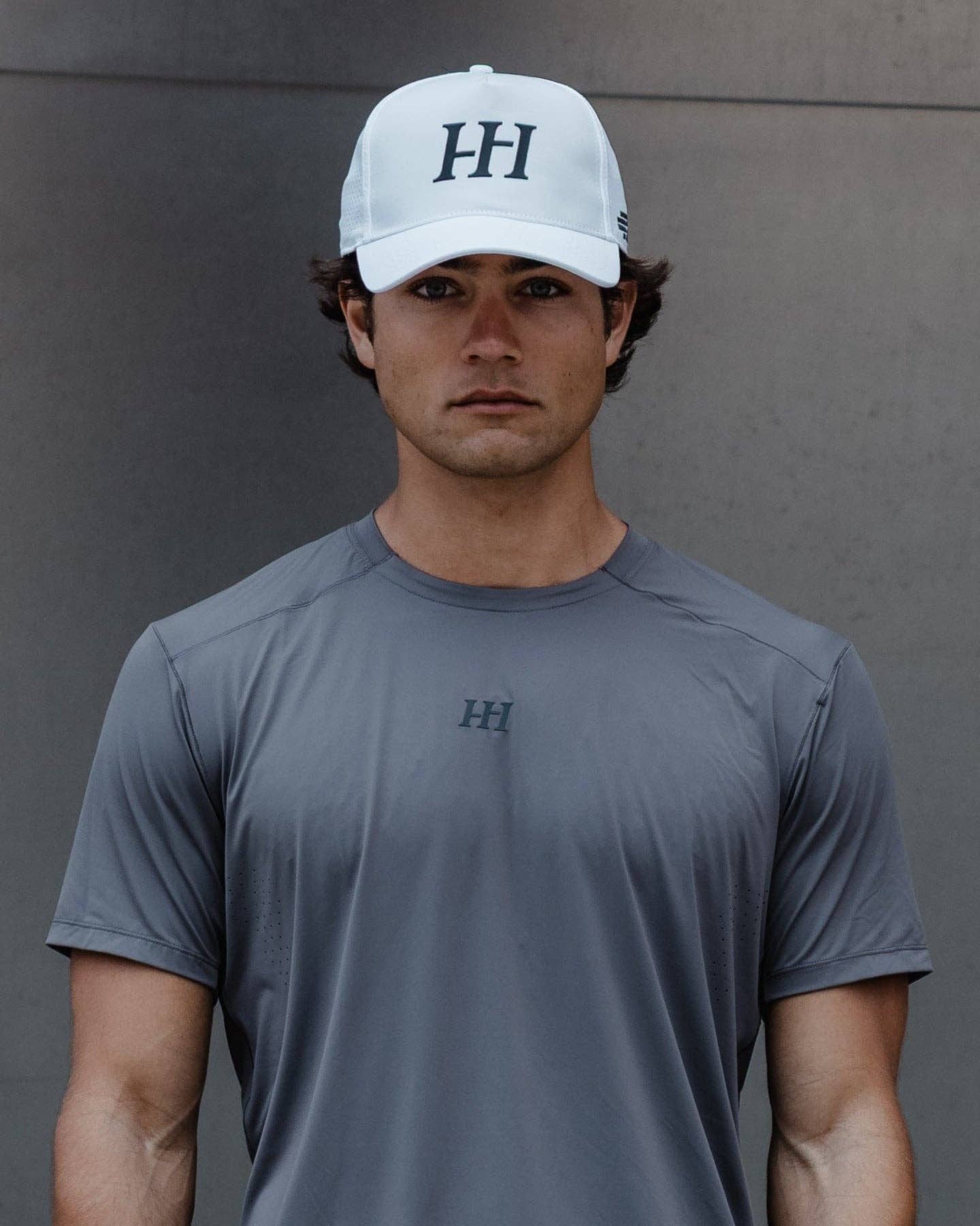 Icon Performance | White
