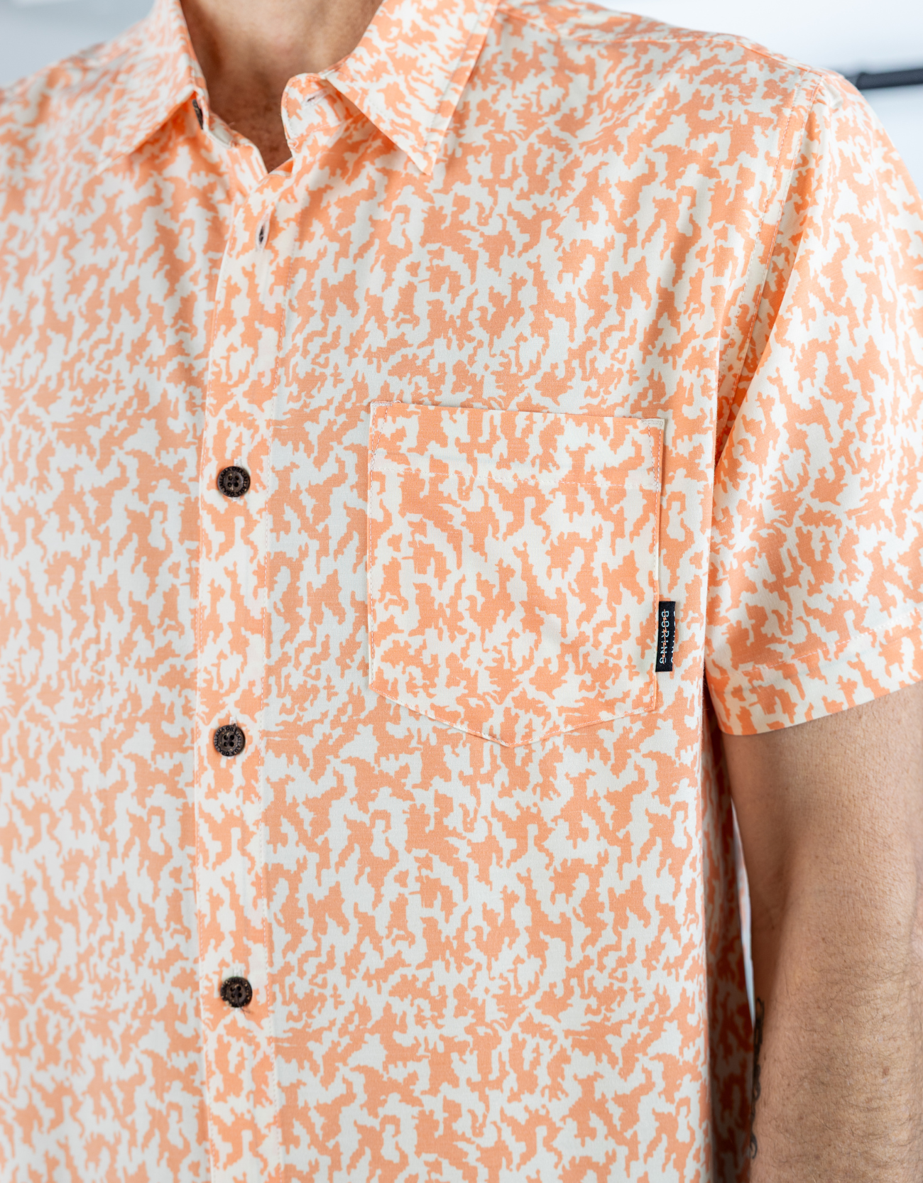 A SWARM OF ERRATIC ANIMALS - VAGABOND™ BUTTON UP